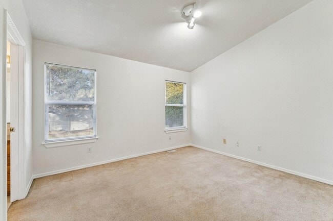 Building Photo - 13402 W Persimmon St