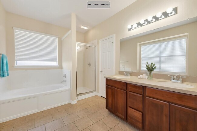 Building Photo - 11019 Bergamo Dr