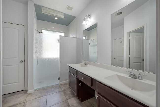 Building Photo - 30819 Lavender Trace Dr