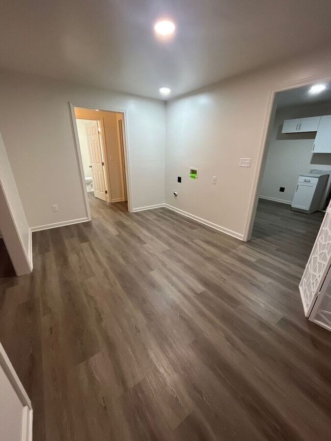 Building Photo - 749 Columbia St