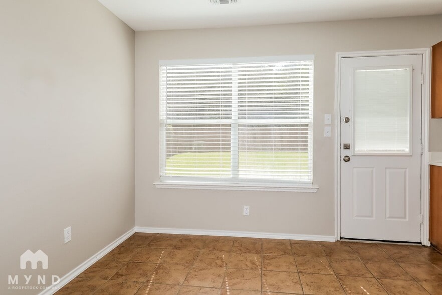 Building Photo - 33119 Cottonwood Bend