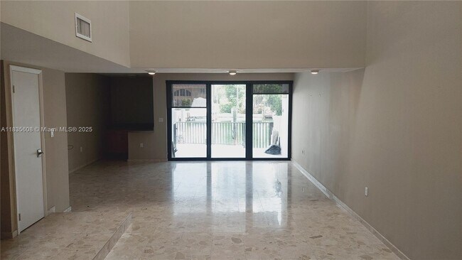 Building Photo - 255 Poinciana Island Dr