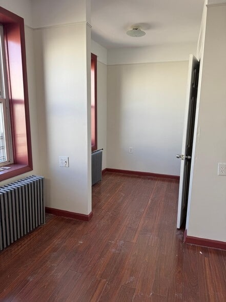 Building Photo - 6168 Menahan St