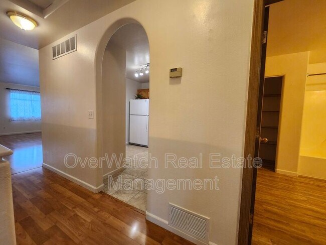 Building Photo - 4041 Lunar Dr