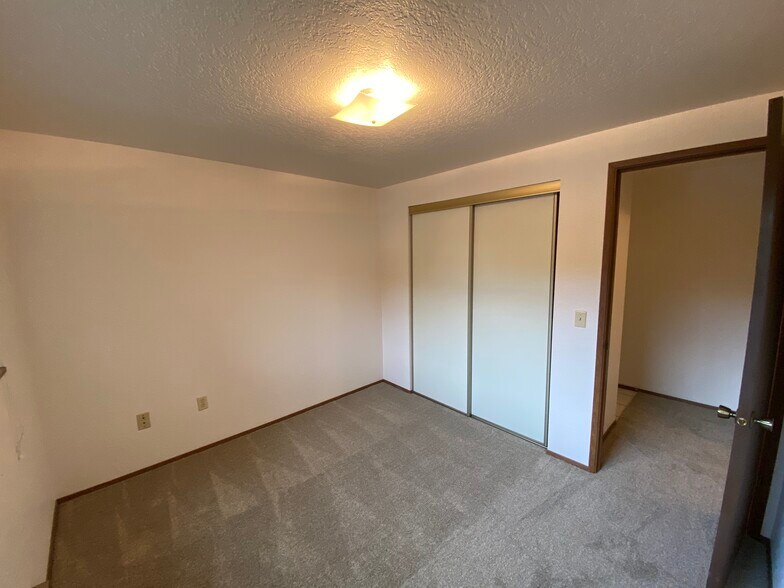 Building Photo - 314 N 134th St