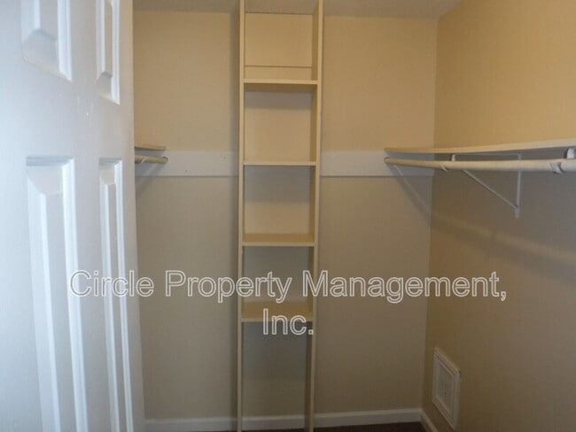 Building Photo - 126 Claybill Dr