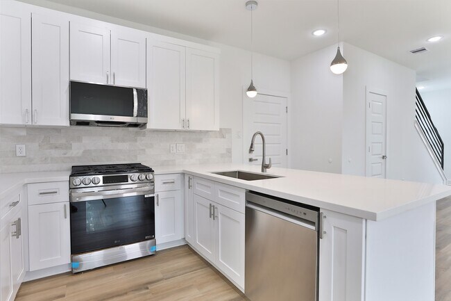 Building Photo - 8220 Bonaire St