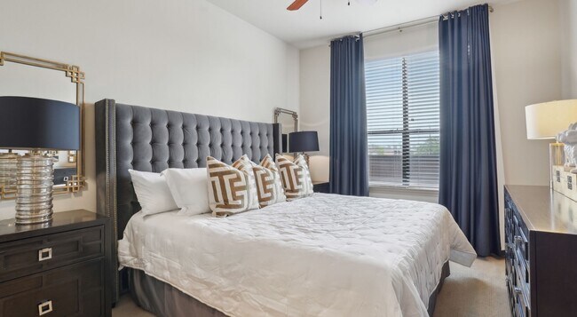 Building Photo - Big Layout Energy