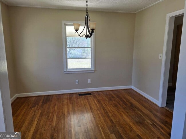 Building Photo - 2101 Hwy 81