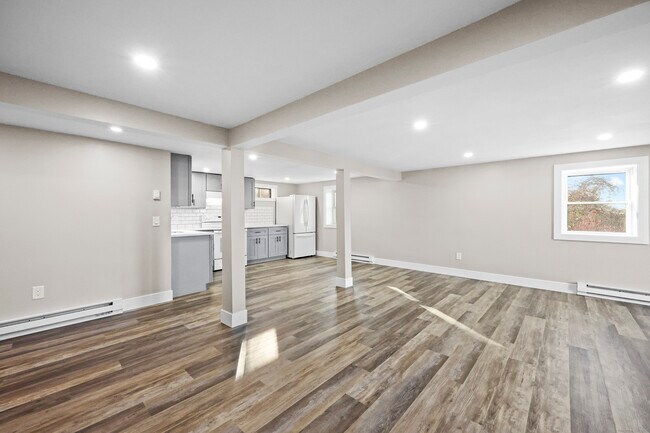 Building Photo - 58 Economy Dr