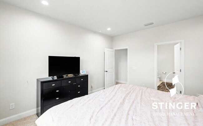 Building Photo - 1170 Salem Bay Dr