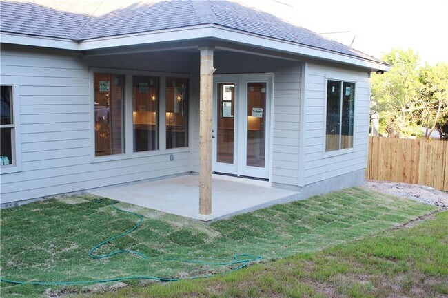 Building Photo - 14605 Debba Dr