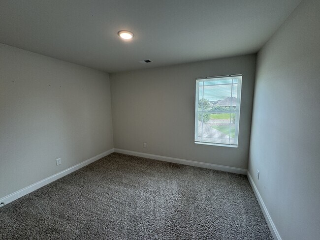 Building Photo - 103 Woodsbrook Pl SW