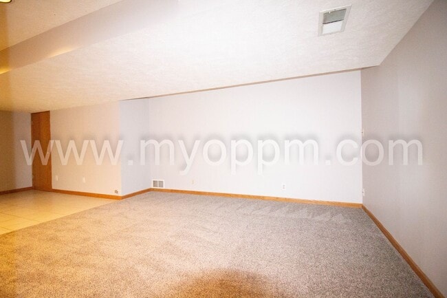 Building Photo - UPDATED 4bedroom Ranch Home!  $600 off the Deposit!!!