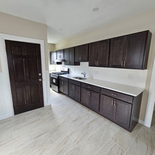 Building Photo - 70 Weston St