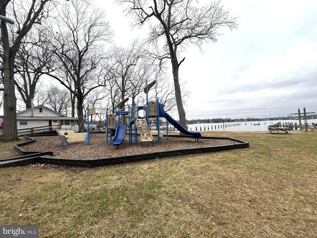 Building Photo - 1359 Jordan Dr