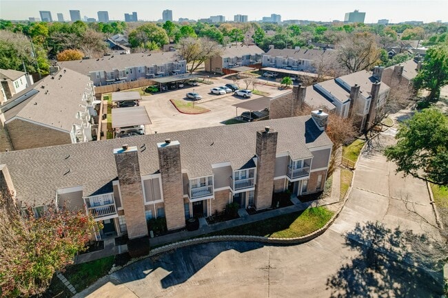 Building Photo - 11710 Southlake Dr