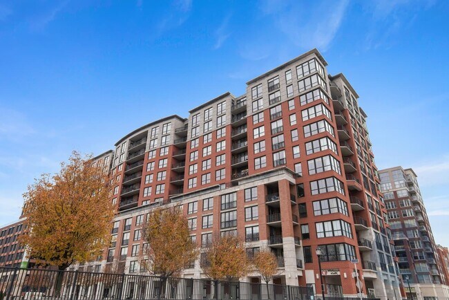 Building Photo - 1125 Maxwell Ln