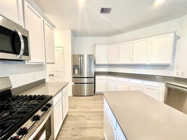 Building Photo - 5011 Viridian Forrest Dr