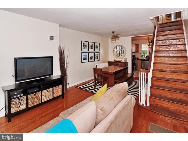 Building Photo - 728 S Smedley St