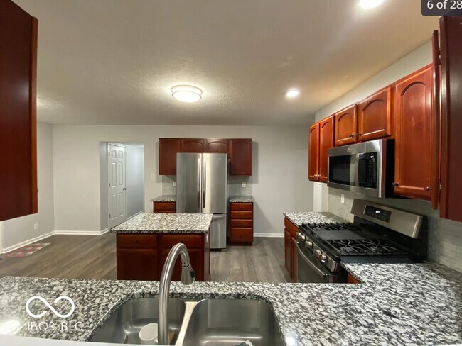 Building Photo - 401 Watercress Way