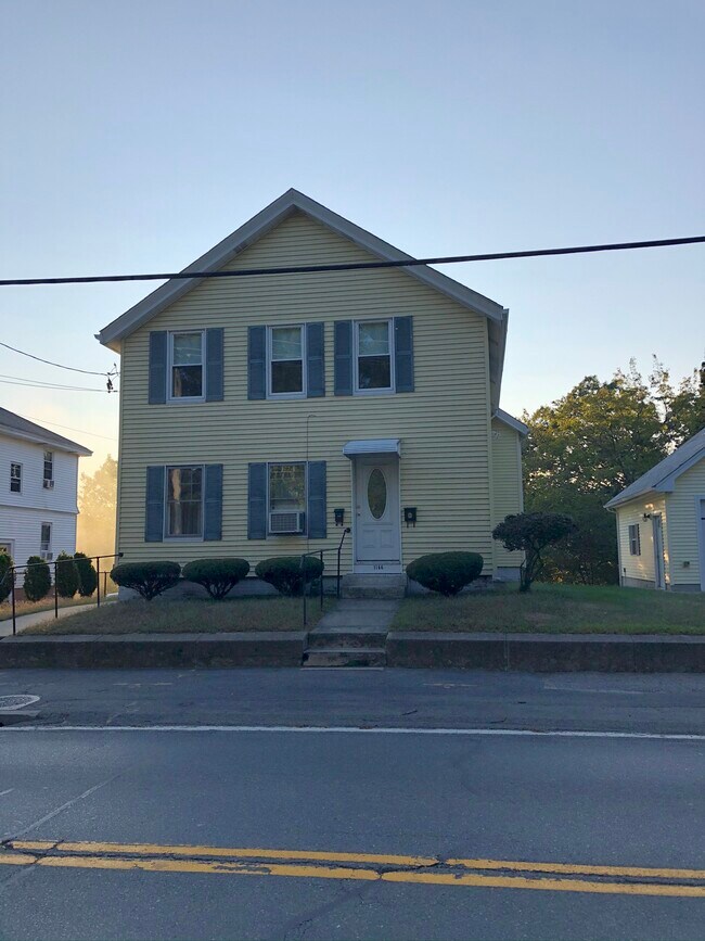 Building Photo - 1166 Lonsdale Ave