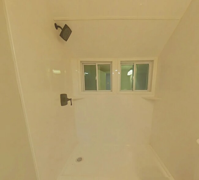 Building Photo - 249 Laurel Ave SW