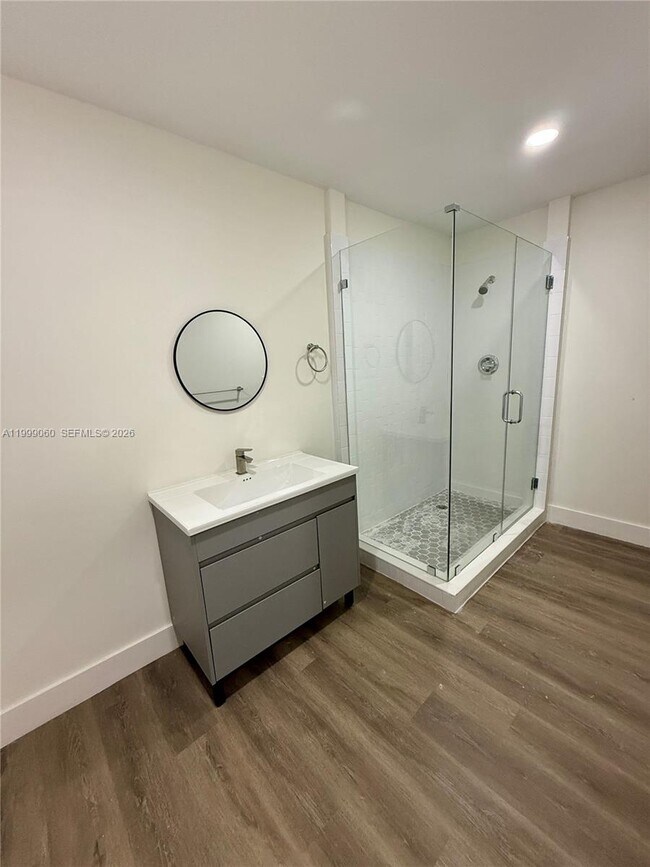 Building Photo - 1731 Alcazar Dr