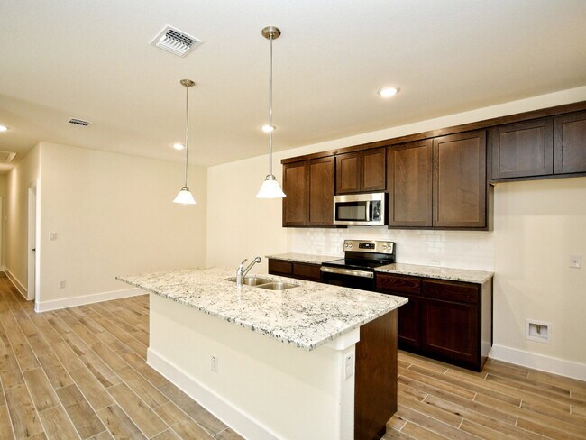 Building Photo - "Charming 3-Bed Condo Retreat with 2 Full Baths – 1475 Sq Ft of Comfort in Georgetown, TX!"