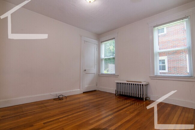 Building Photo - 89 Colborne Rd