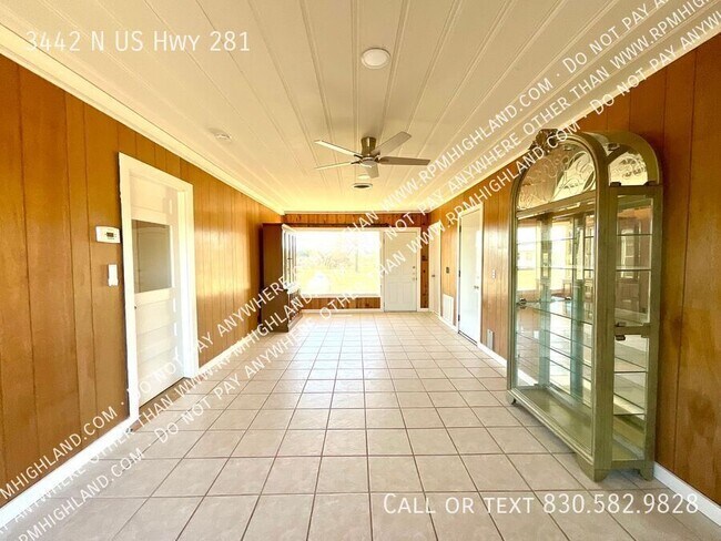 Building Photo - 3442 N U.S. Hwy 281