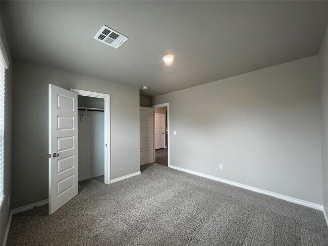 Building Photo - 2745 Dennis Dr