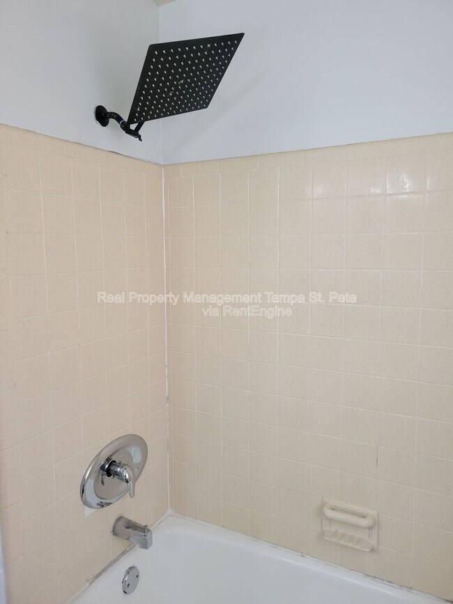 Building Photo - 643 Wisteria Ct