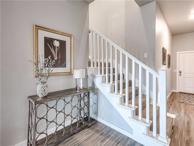 Building Photo - Beautiful 3/2 on a .56 acre lot!