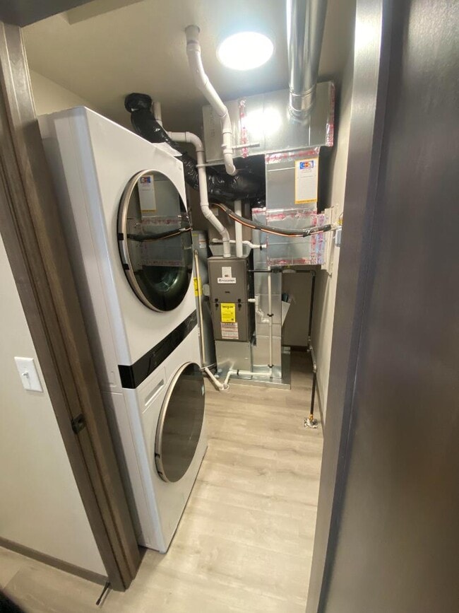 Building Photo - 218 S Elmwood Ave