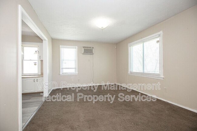 Building Photo - 374 E 232nd St