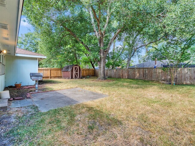 Building Photo - 24006 Spring Gum Dr