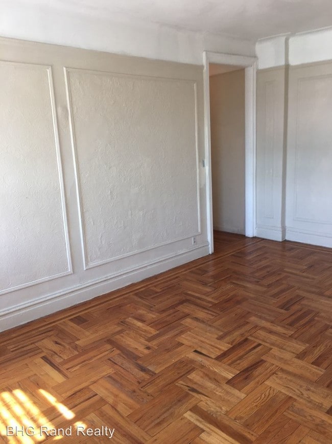 Building Photo - 1 br, 1 bath Apartment - 1441 Parker St