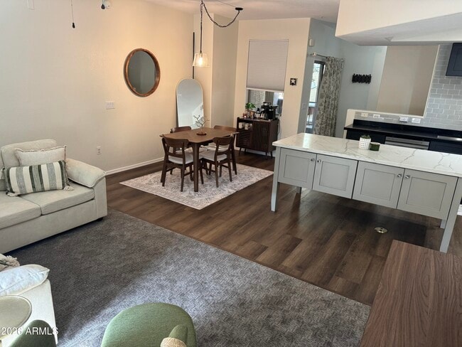 Building Photo - 240 W Juniper Ave