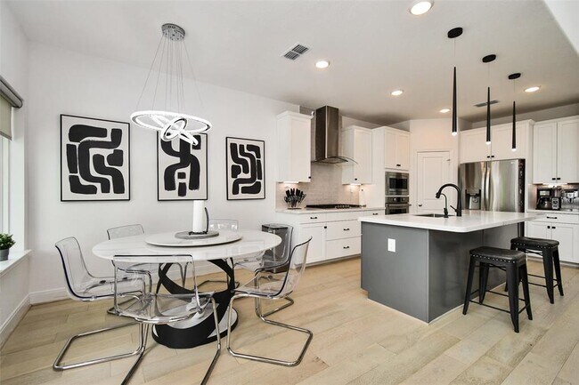 Building Photo - 8922 Stanley Oak Dr