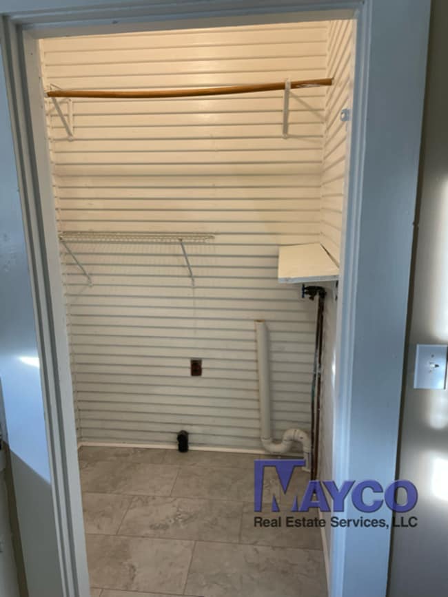 Building Photo - 640 Kirby Pl