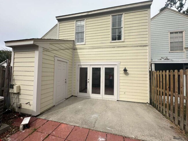 Building Photo - 13816 Stone Mill Way