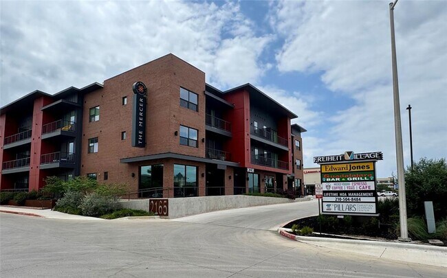 Building Photo - 2165 Gabriels Pl