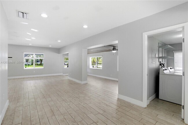 Building Photo - 6511 SW 44th St