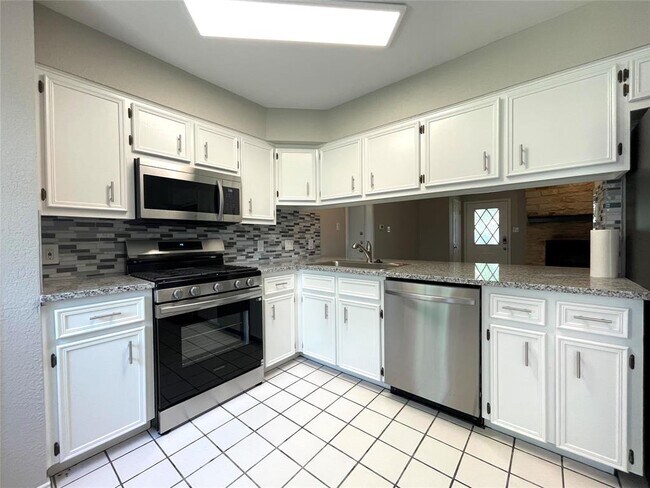 Building Photo - 1008 Cresswell Dr