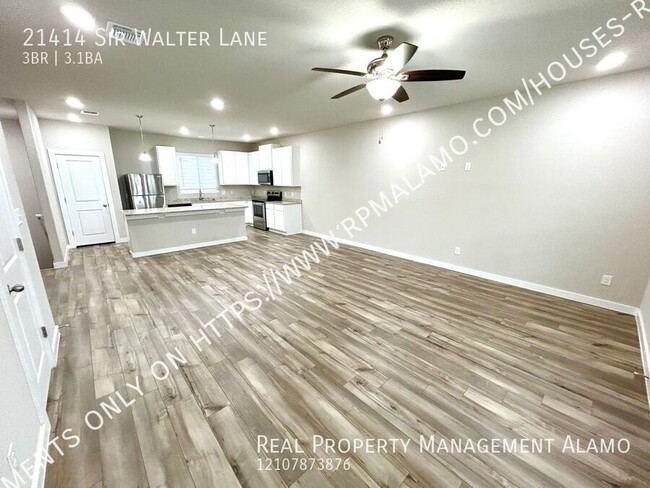 Building Photo - AVAILABLE NOW! Tri-Level 3 Bedroom / 3.5 B...