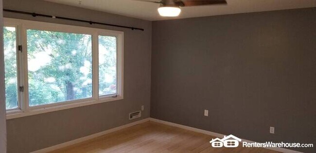 Building Photo - Available Now = 4 Bedroom 2 Bath Updated H...