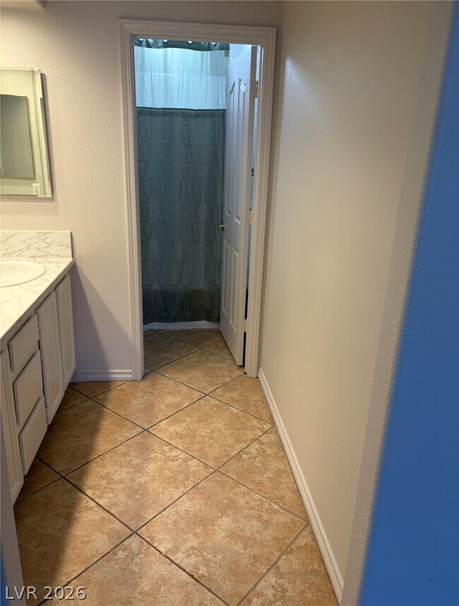 Building Photo - 9986 Catalina Canyon Ave