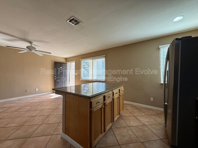 Building Photo - 12440 N 20th St