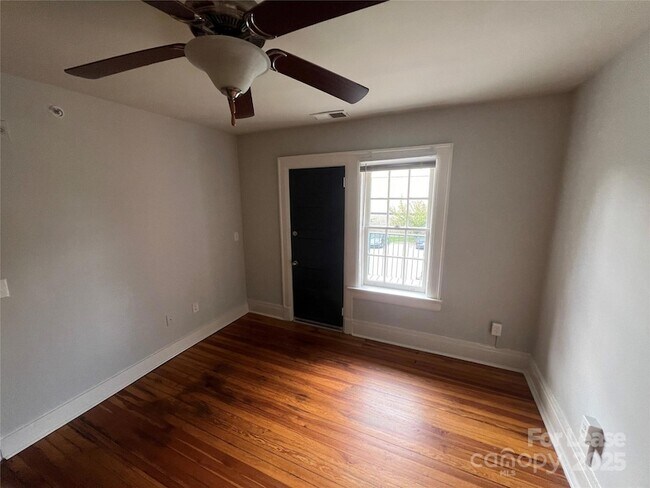 Building Photo - 102 W 2nd Ave